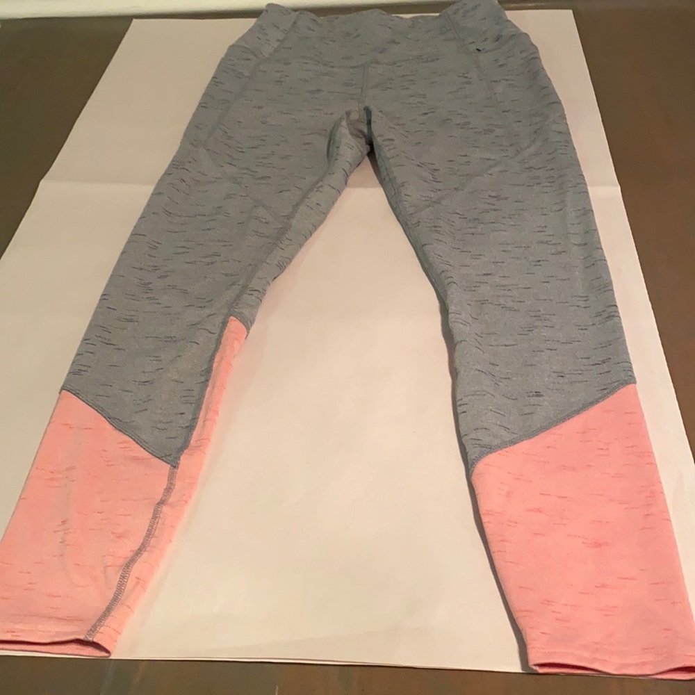 Women’s Skechers leggings workout pants.